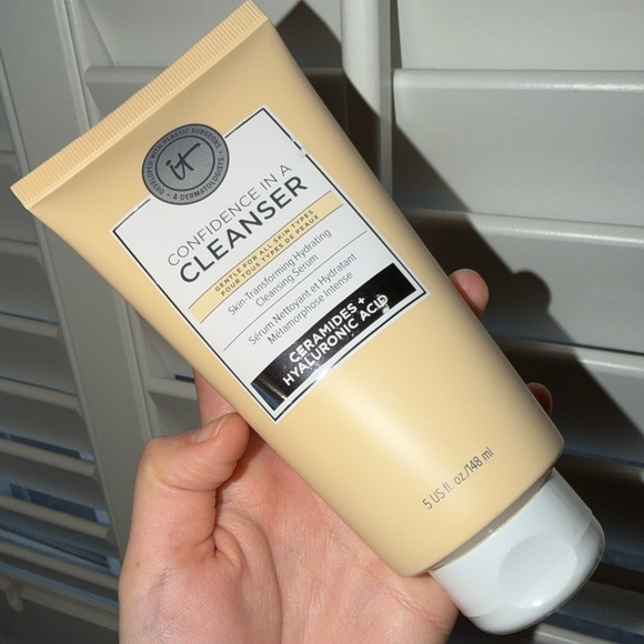 IT Cosmetics Confidence in a Cleanser - Picture 8 of 11